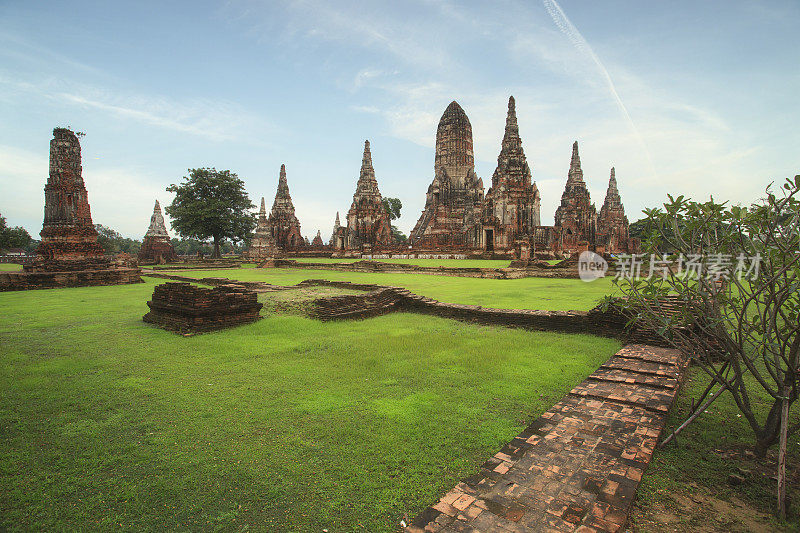 位于泰国大城府湄南河沿岸的寺柴Wattanaram