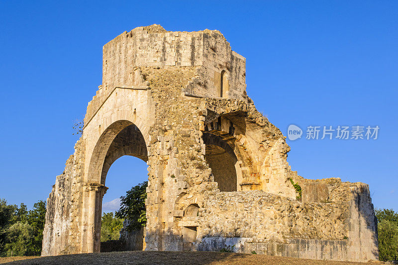 托斯卡纳-圣布鲁齐奥修道院