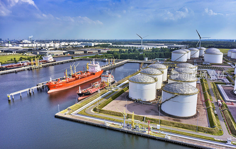荷兰,IJmuiden。重工业鸟瞰图。