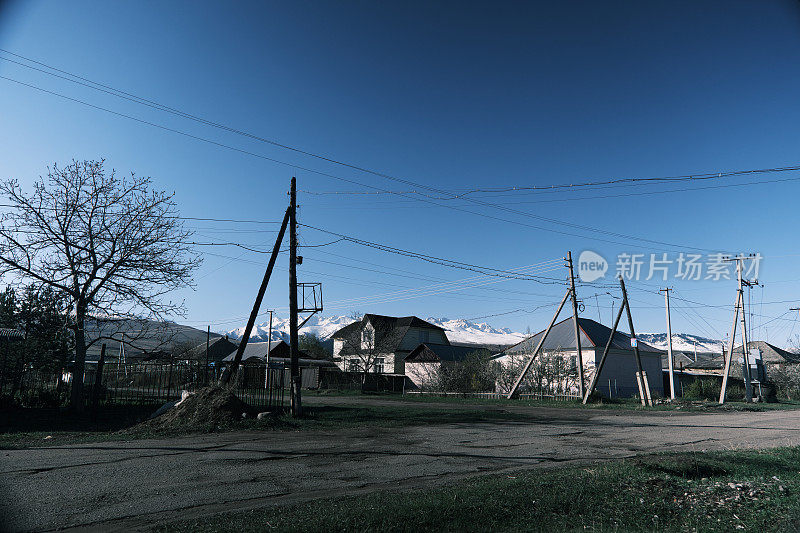 春天的山城街道