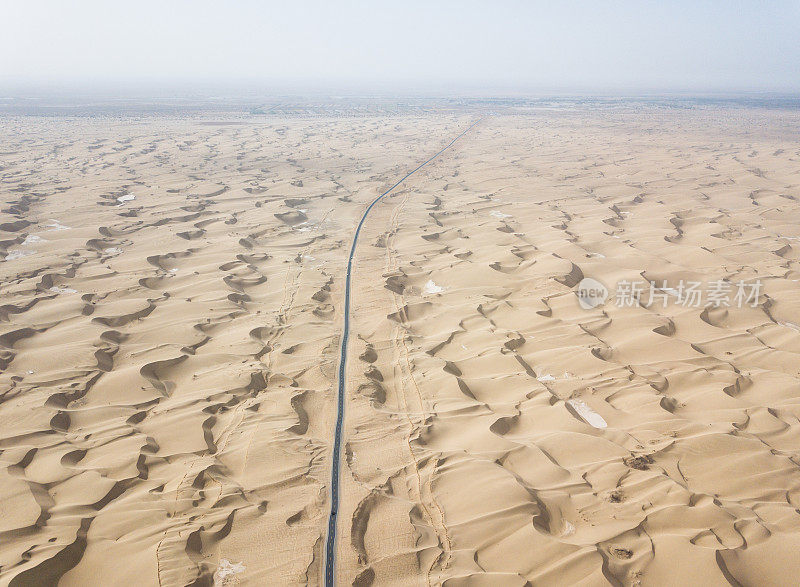 新疆塔克拉玛干沙漠公路