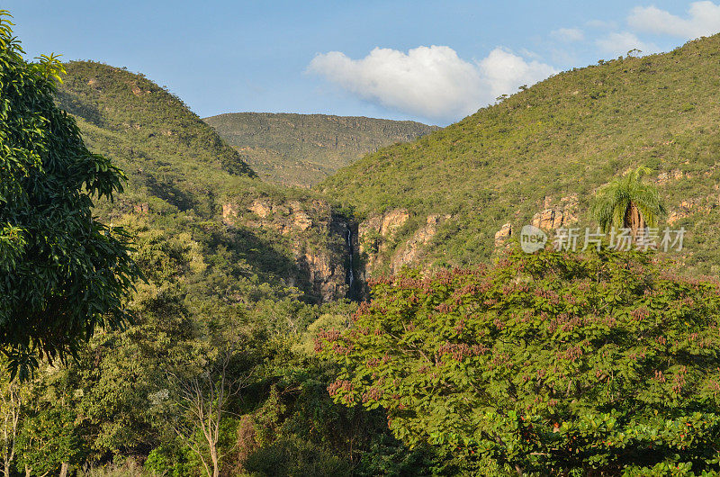 巴西米纳斯吉拉斯州Cipó山脉的瀑布