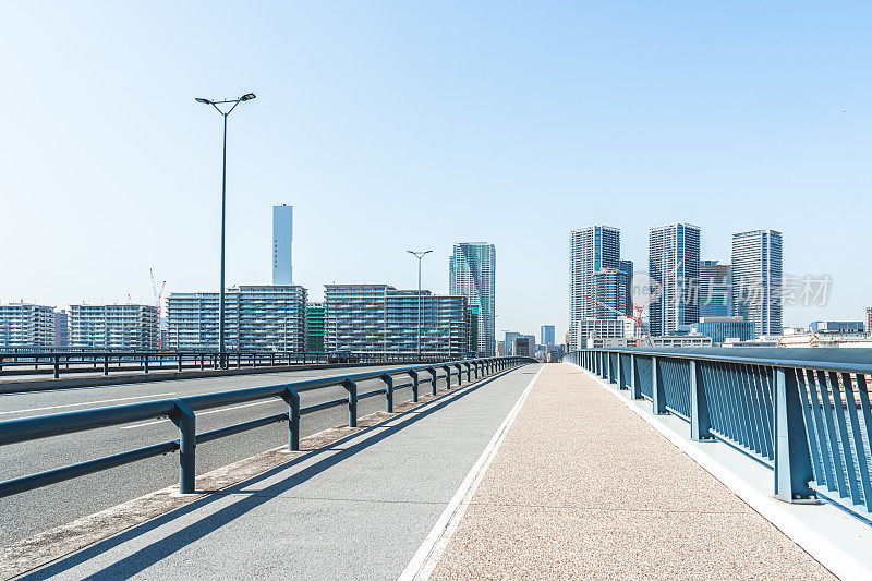 东京晴美码头和丰洲码头的城市道路