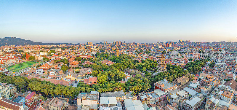 中国福建省泉州市历城区西街和开元寺旅游景点航拍图