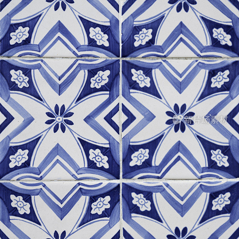 传统瓷砖(azulejos)来自葡萄牙波尔图老房子的立面，以其瓷砖而闻名