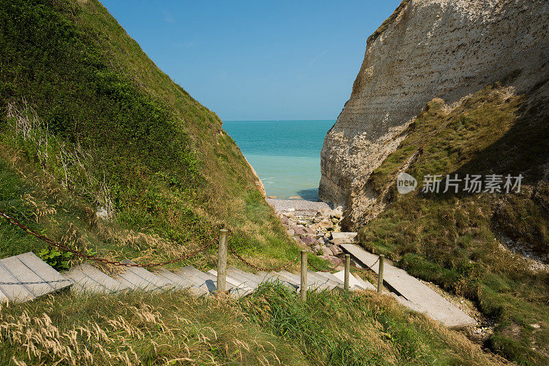 诺曼底悬崖林立的海滩。法国