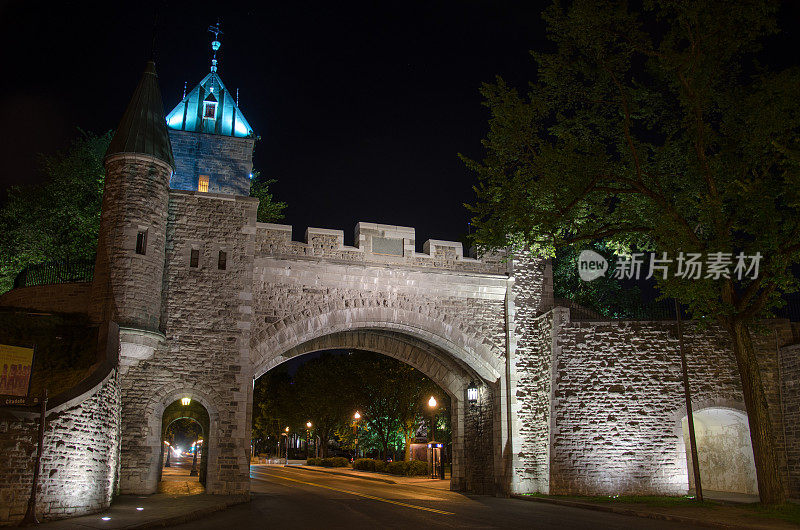 老魁北克门，城市地标，堡垒夜景，加拿大