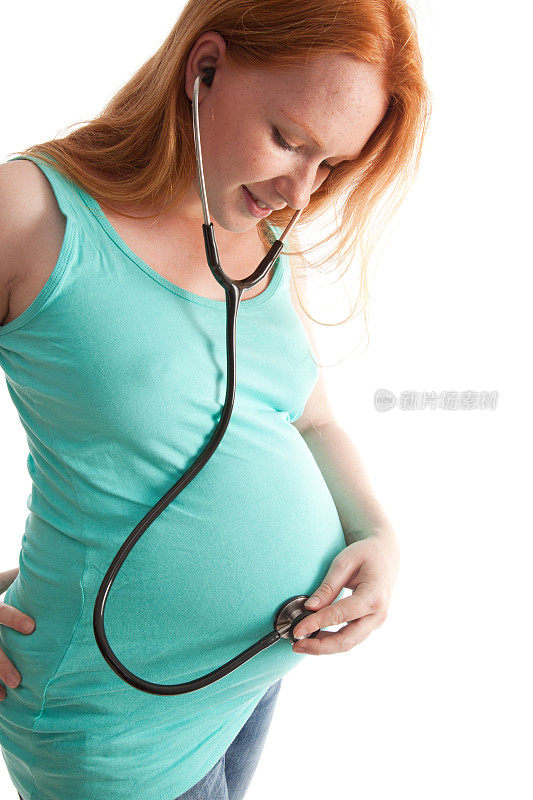 带听诊器的孕妇