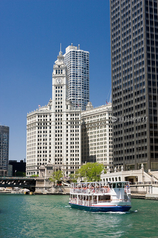 芝加哥河游船和瑞格利大楼