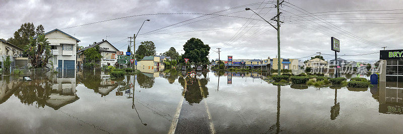 澳大利亚新南威尔士州利斯莫尔的街道和建筑物被洪水淹没