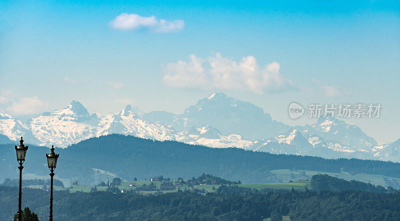 Höhronen位于瑞士阿尔卑斯山前的一座山