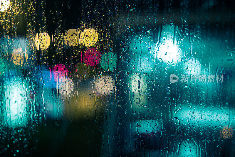 雨滴，交通灯，电车窗户