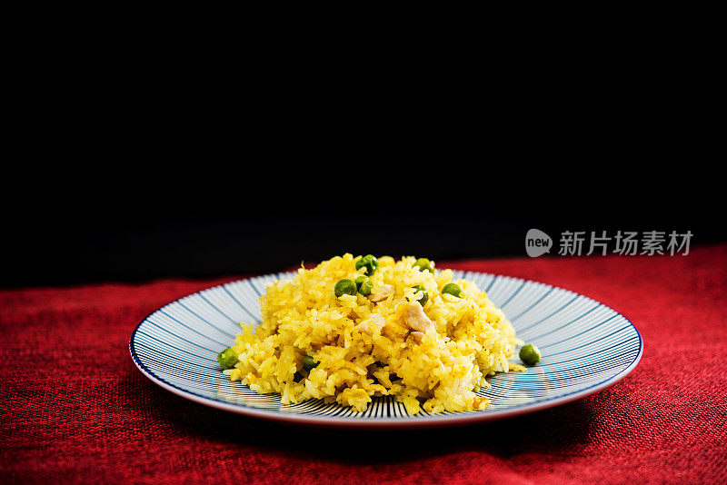 中国自制蔬菜炒饭和煎蛋