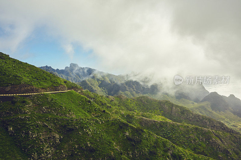 特内里费山脉的高速公路