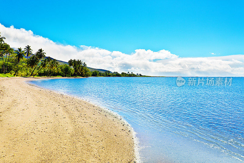 夏威夷莫洛凯岛的海滩