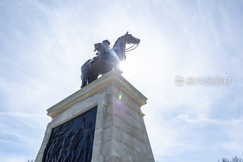 尤利西斯·格兰特纪念雕塑，位于美国华盛顿特区国会大厦西侧的联合广场