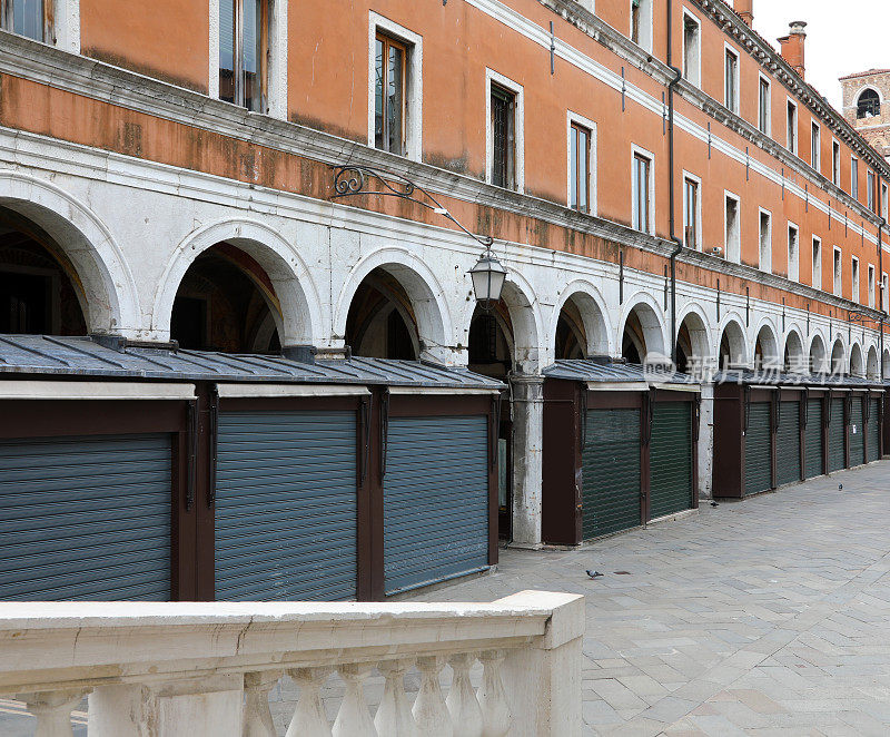 威尼斯的店铺和店铺在封锁期间都关门了