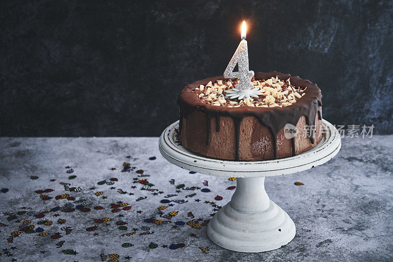 4岁生日巧克力蛋糕