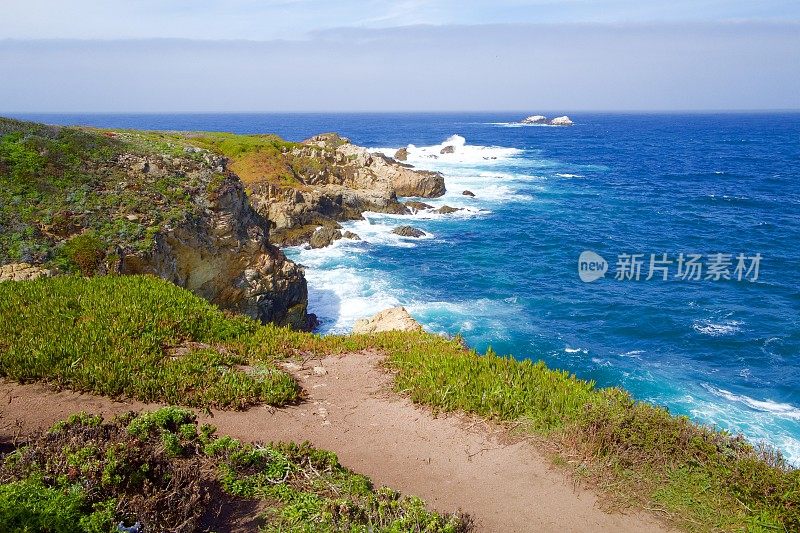 加利福尼亚大苏尔崎岖的海岸线