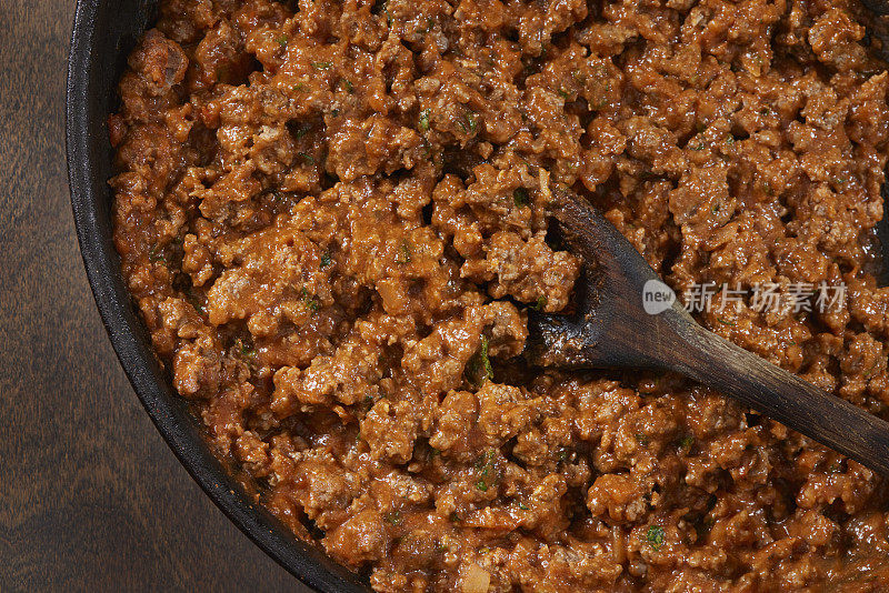 地面的野牛牛肉面