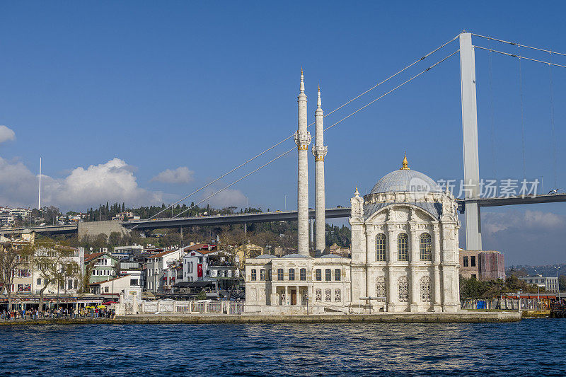 奥塔科伊清真寺到贝西克塔斯，美丽的城市是?stanbul，土耳其