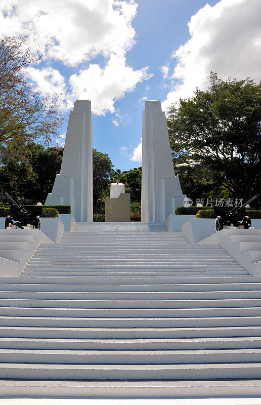 尼加拉瓜马那瓜:楼梯和大炮