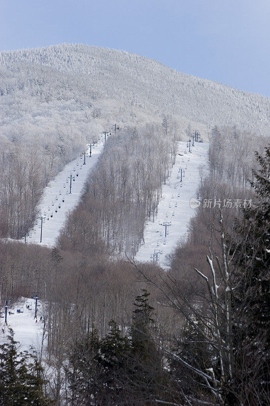 滑雪电梯