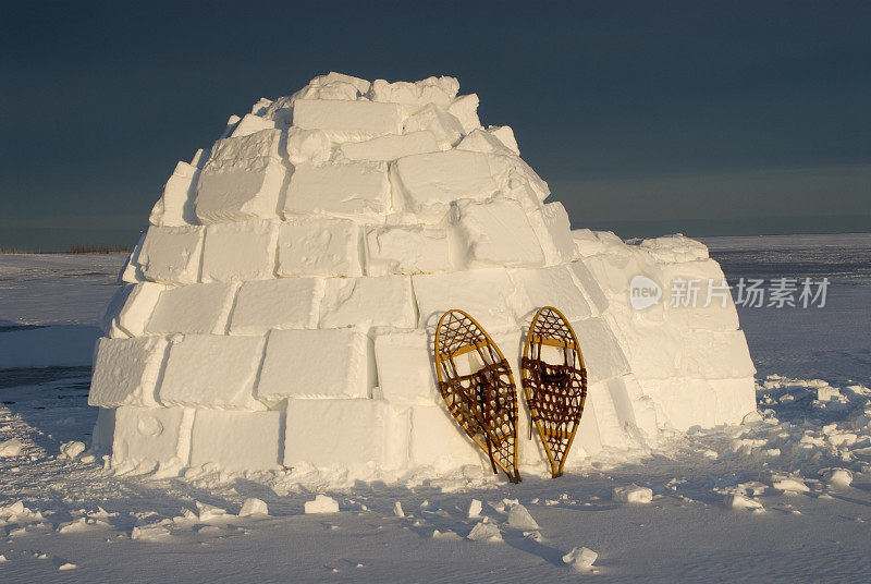 圆顶建筑,雪鞋