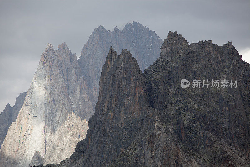 阿尔卑斯的山峰