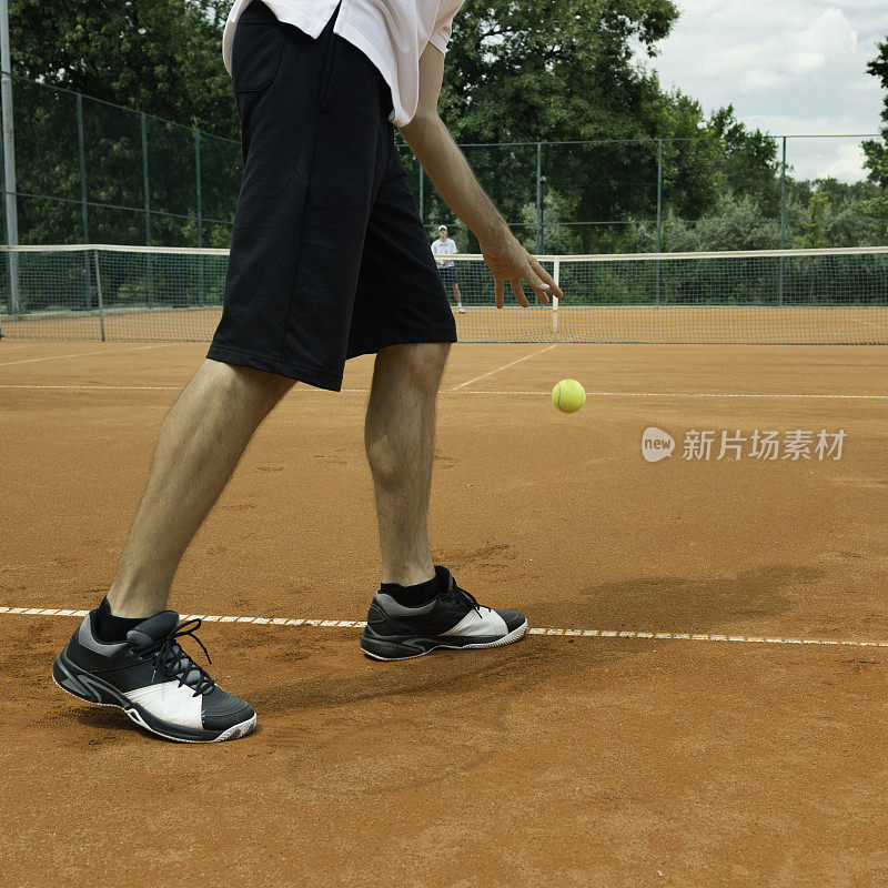 网球运动员服务