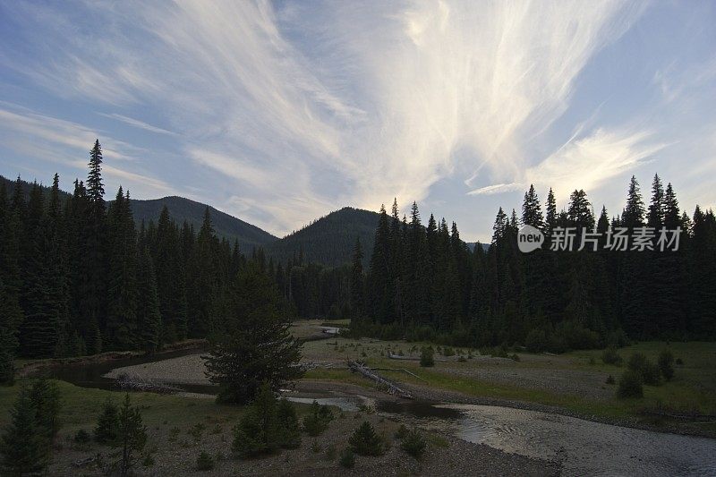 雷尼尔山河阴霾