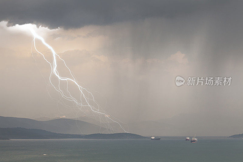 暴雨天