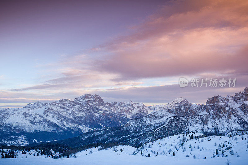 在科尔蒂纳丹佩佐Dolomites的观点