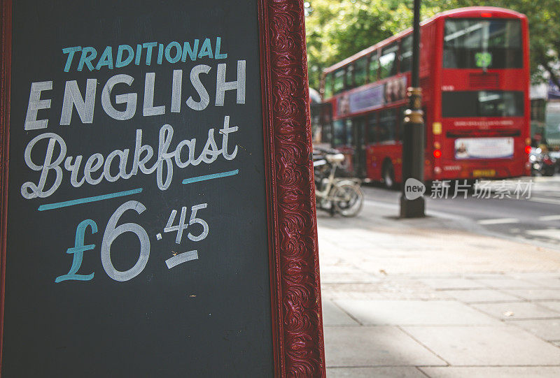 伦敦早餐指示牌