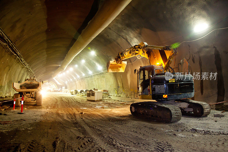 混凝土道路隧道施工挖掘机