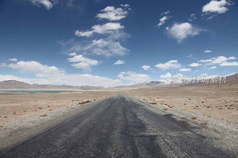 帕米尔高原公路、塔吉克斯坦