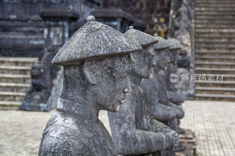 越南顺化开定墓中的石雕士兵