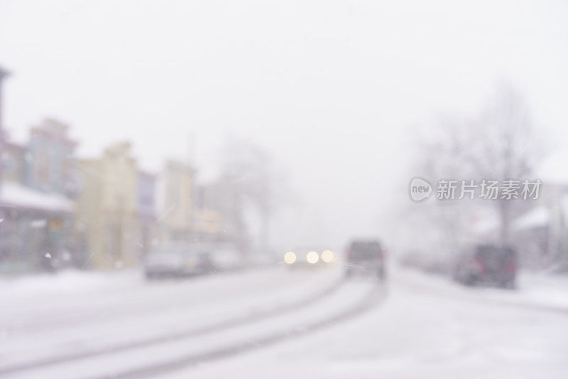 美国小镇，冬季暴风雪，散焦