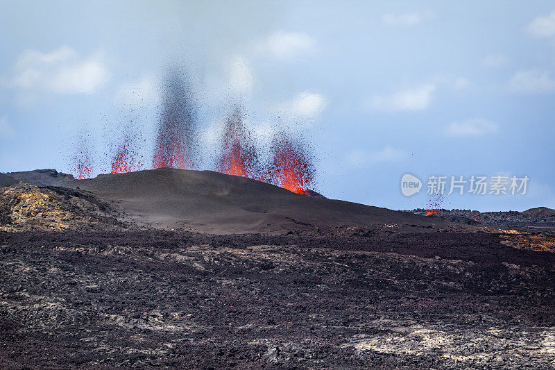 留尼旺岛火山喷发