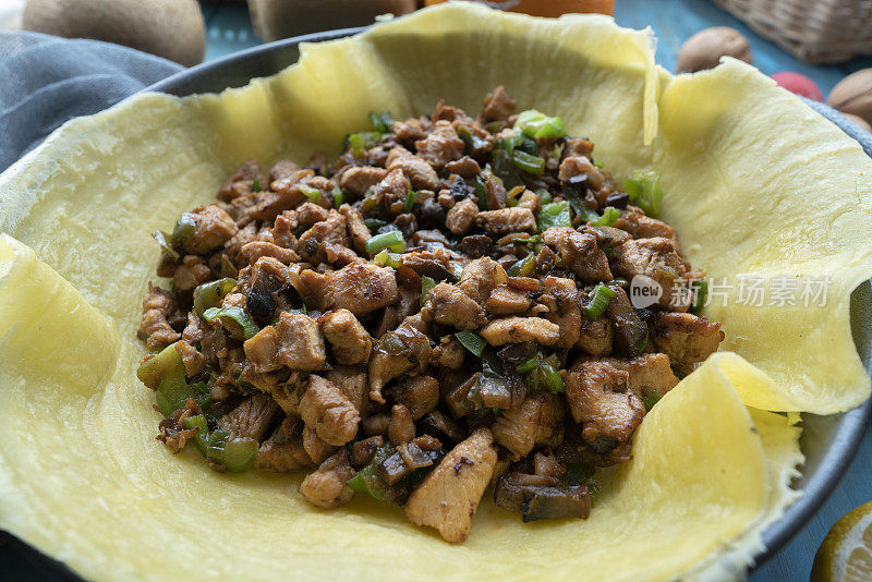 自制早餐:碎鸡肉和煎饼