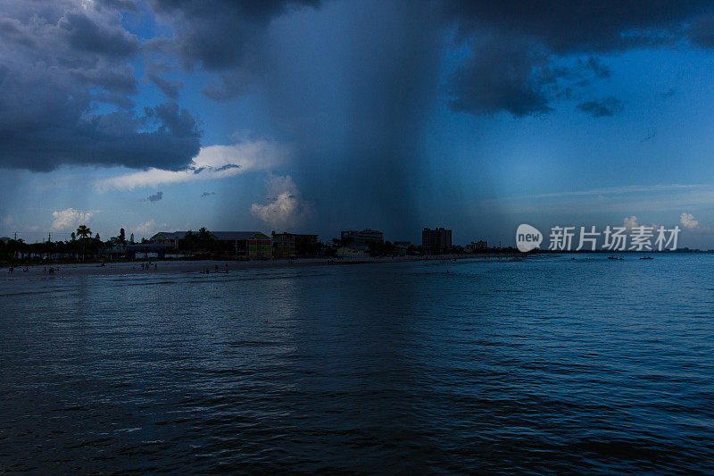 迈尔斯堡海滩暴雨漏斗