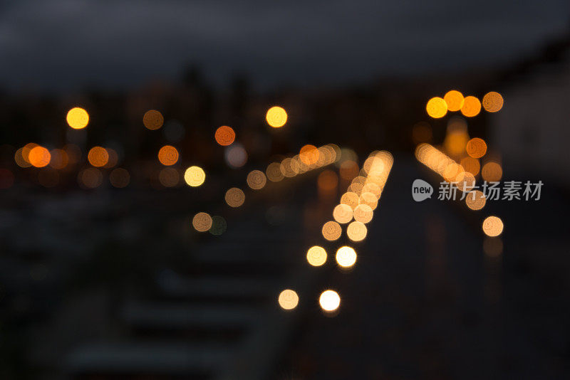 不同颜色的散景-夜晚闪烁的灯光