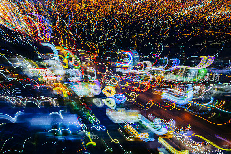 模糊动态数字艺术图像的西部拉斯维加斯郊区灯光在晚上
