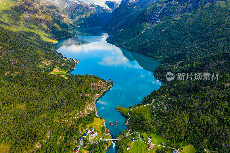 洛瓦内特湖美丽的自然挪威。