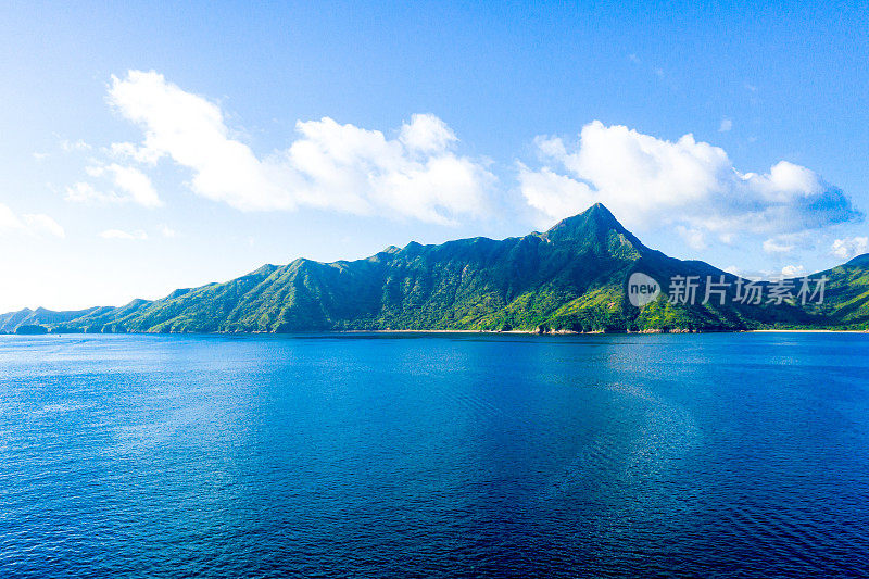 在香港西贡东郊野公园的尖峰上观赏大自然的美景