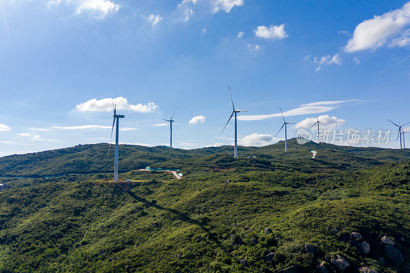 风力发电大面积分布在山区