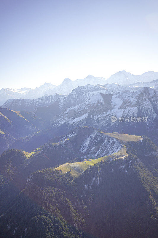 深秋的瑞士阿尔卑斯山风景