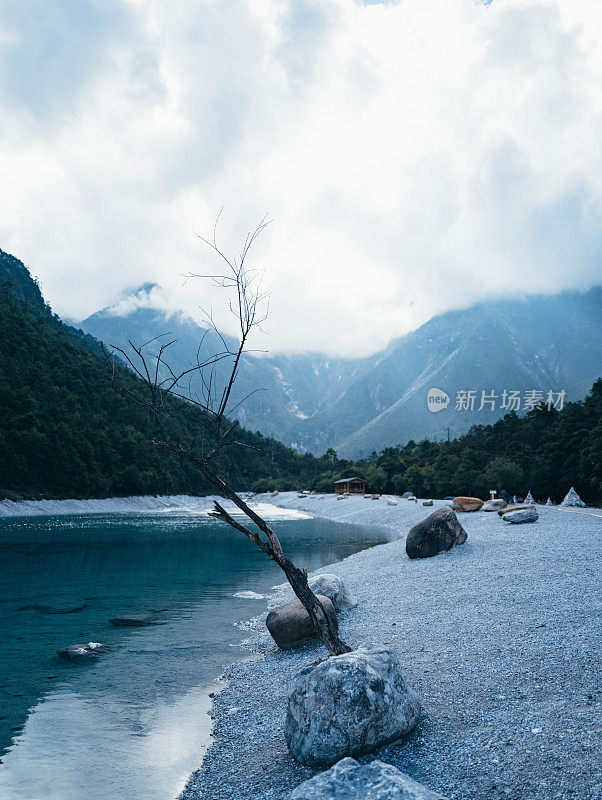 丽江的蓝月亮谷