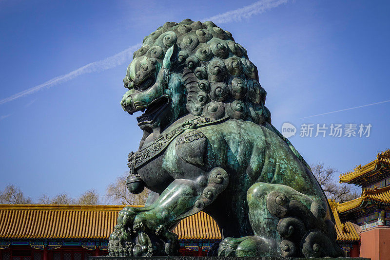 中国北京紫禁城的青铜狮子