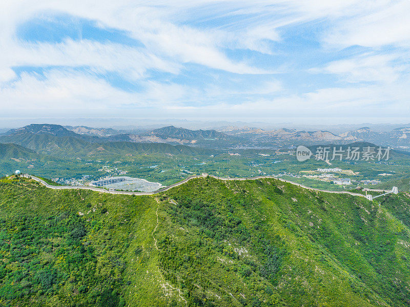 航空摄影中国河北省石家庄市西鹿泉区长庆金蝉山风景区山地长城观光带